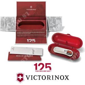 titano-store fr couteau-special-picknicker-damast-2022-victorinox-v-083-01j22-p1084312 014