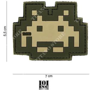 PATCH 3D PVC SPACE INVADER SAND/GREEN 101 INC (444100-3945)